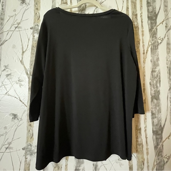 🚨Susan Graver 20W Floral Print Black Top P2P:27” L:28” - Picture 4 of 8